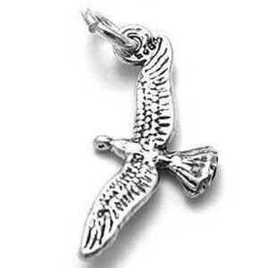 SEA GULL CHARM IN 3D. STERLING SILVER.